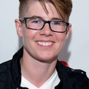 تصویر هنرمند Bree Mills