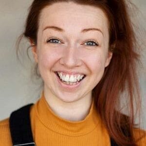 تصویر هنرمند Alexandra Lewis