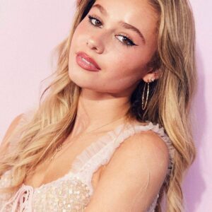 تصویر هنرمند Ruby Rose Turner