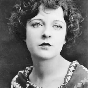 تصویر هنرمند May McAvoy