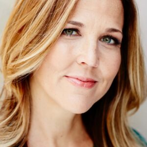 تصویر هنرمند Carrie Walrond Hood