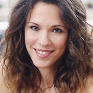 تصویر هنرمند Lorie Pester