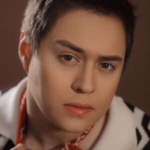 تصویر هنرمند Enrique Gil
