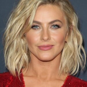 تصویر هنرمند Julianne Hough