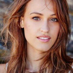 تصویر هنرمند Tess Dobre