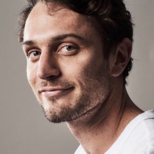 تصویر هنرمند Colin Woodell