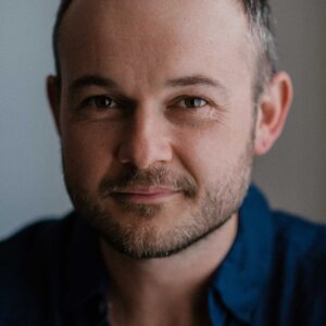 تصویر هنرمند Daniel Henshall