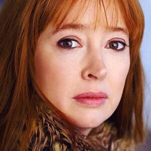 تصویر هنرمند Lucinda Clare