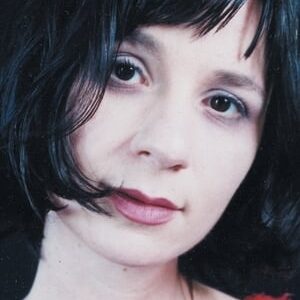 تصویر هنرمند Eszter Balint