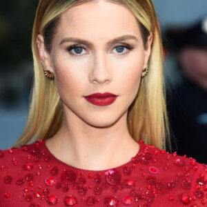 تصویر هنرمند Claire Holt