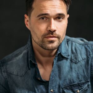 تصویر هنرمند Brett Dalton