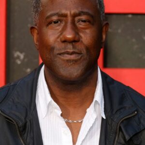 تصویر هنرمند E. Roger Mitchell