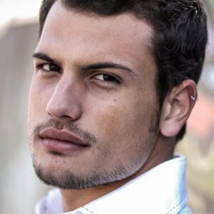 تصویر هنرمند Roberto Urbina