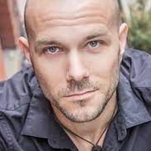 تصویر هنرمند T.J. Kennedy