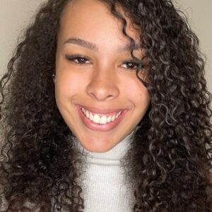 تصویر هنرمند Júlia Olliver