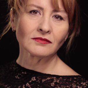 تصویر هنرمند Özlem Türkad