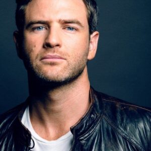 تصویر هنرمند Bernard Curry