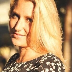 تصویر هنرمند Sally Brunski