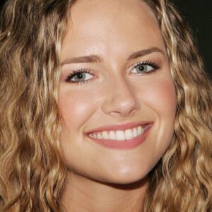 تصویر هنرمند Tania Saulnier