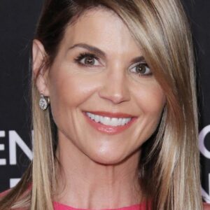تصویر هنرمند Lori Loughlin