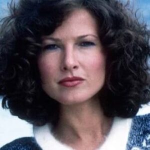 تصویر هنرمند Elyssa Davalos