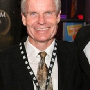 تصویر هنرمند Lawrence Mortorff