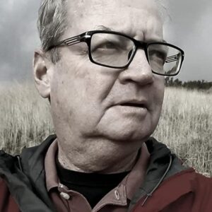 تصویر هنرمند Kelly Connell