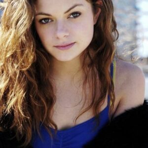 تصویر هنرمند Izzie Steele