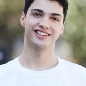 تصویر هنرمند Ejder Özkarsligil