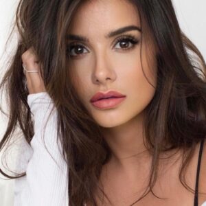 تصویر هنرمند Mikaela Hoover