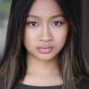 تصویر هنرمند Chloe Adona