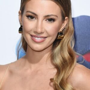 تصویر هنرمند Natasha Hall