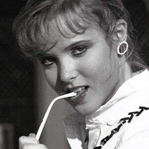 تصویر هنرمند Tiffany Helm