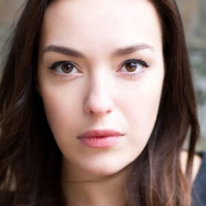 تصویر هنرمند Lizzie Clarke