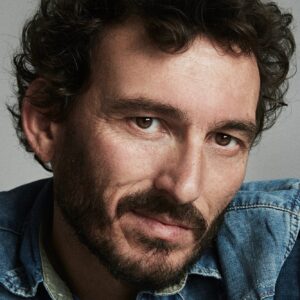 تصویر هنرمند Óscar Corrales