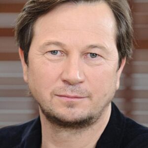 تصویر هنرمند Piotr Cyrwus