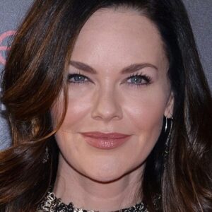 تصویر هنرمند Lydia Hull