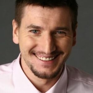 تصویر هنرمند Aleksandr Ustyugov