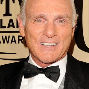 تصویر هنرمند Joe Regalbuto