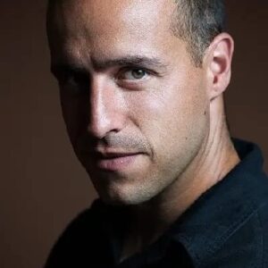 تصویر هنرمند James Embree