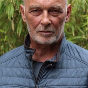 تصویر هنرمند James Faulkner