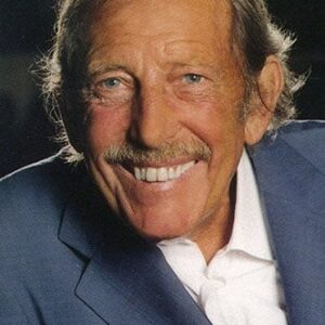 تصویر هنرمند Charly Oleg