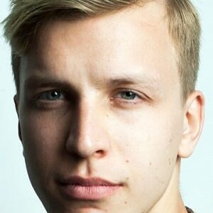 تصویر هنرمند Artem Nemov