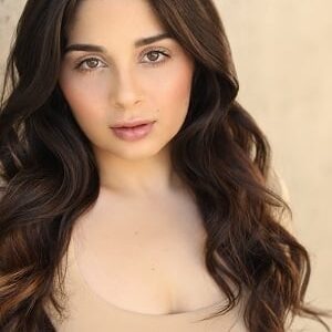 تصویر هنرمند Alina Desmond