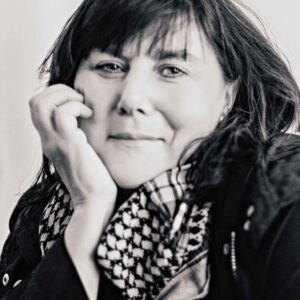 تصویر هنرمند Cat Villiers