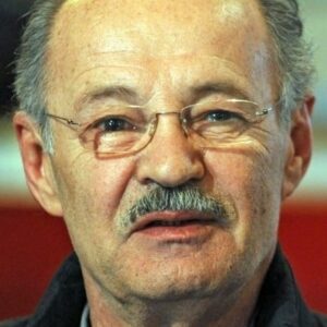 تصویر هنرمند Mustafa Nadarević