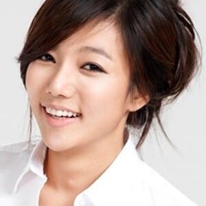 تصویر هنرمند Lee Chae-young