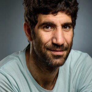 تصویر هنرمند Toma Cuzin