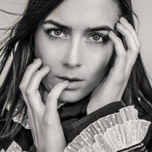 تصویر هنرمند Carla McGlynn