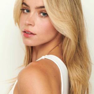 تصویر هنرمند Alexa Blair Robertson